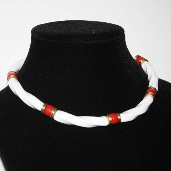 Vintage Jewelry - Retro Vintage necklace 16" red gold and white